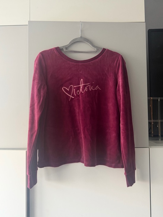 Victoria's Secret Burgundy Velour Crewneck Sweatshirt with Script Logo - Picture 4 of 8